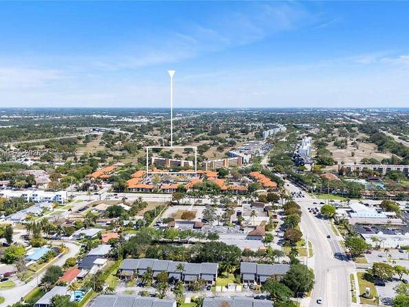 5201 NW 2nd Ave 412, Boca Raton FL 33487