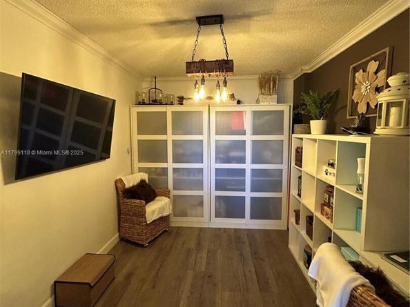 800 NE 195th St 409, Miami FL 33179