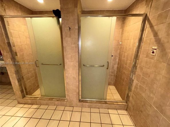 800 NE 195th St 409, Miami FL 33179