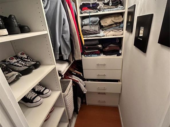 800 NE 195th St 409, Miami FL 33179