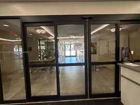 800 NE 195th St 409, Miami FL 33179