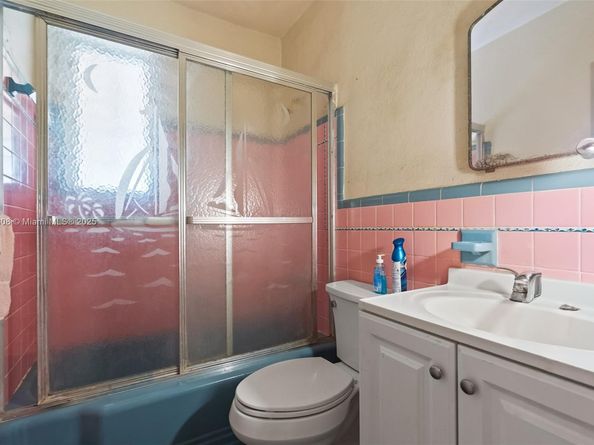 1260 NE 155th St, North Miami Beach FL 33162