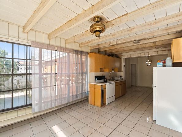 1260 NE 155th St, North Miami Beach FL 33162