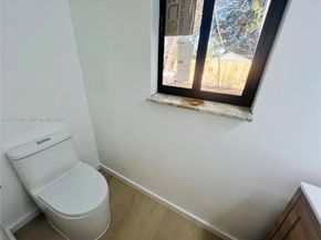 19133 NW 35th Ave, Miami Gardens FL 33056