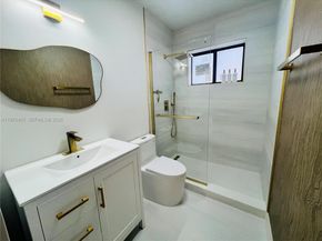 19133 NW 35th Ave, Miami Gardens FL 33056