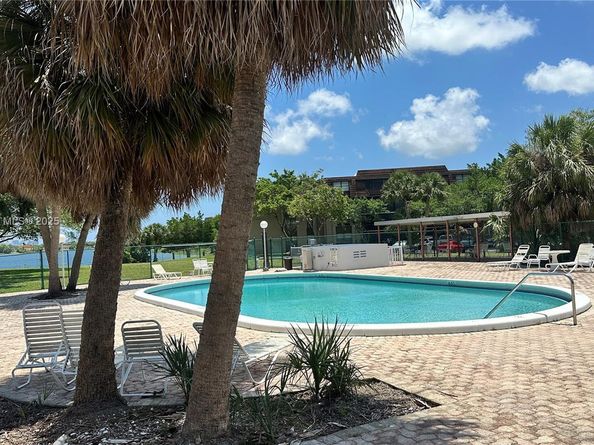 447 NE 195th St 115, Miami FL 33179