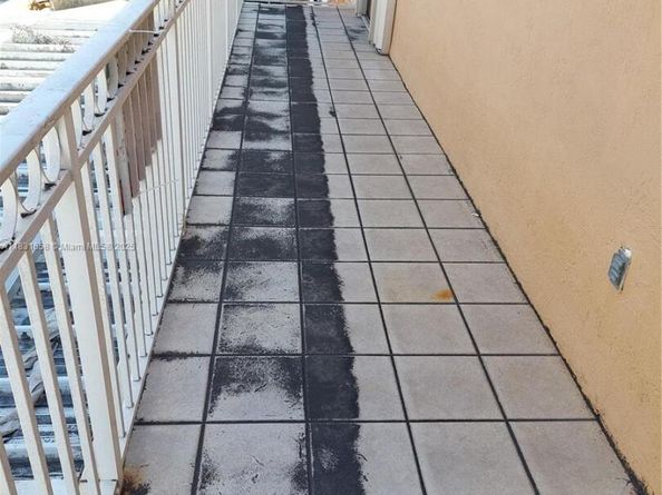 2403 W 76th St 203, Hialeah FL 33016