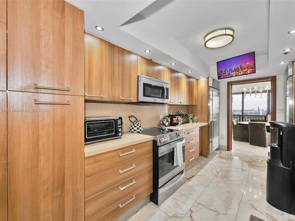 10175 Collins Ave 1207, Bal Harbour FL 33154