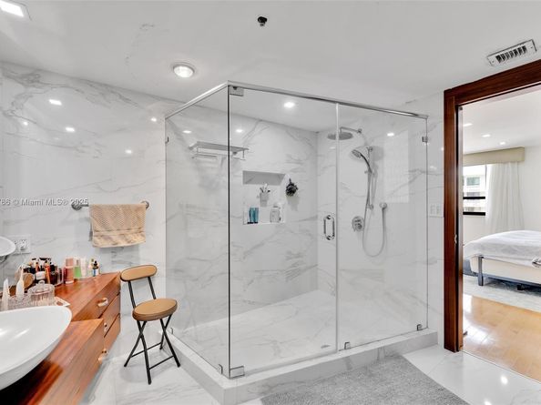 10175 Collins Ave 1207, Bal Harbour FL 33154