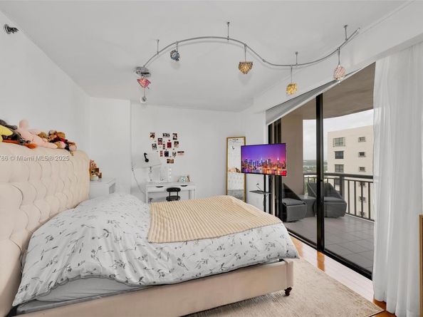 10175 Collins Ave 1207, Bal Harbour FL 33154