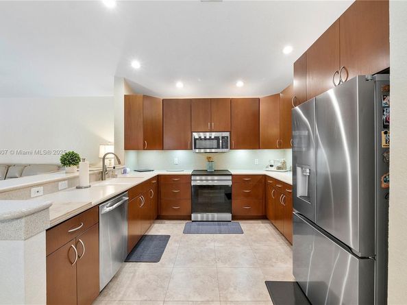 8931 NW 55th Pl, Coral Springs FL 33067