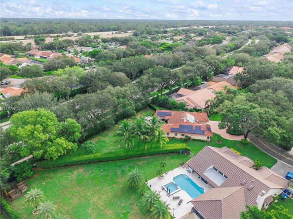 8931 NW 55th Pl, Coral Springs FL 33067