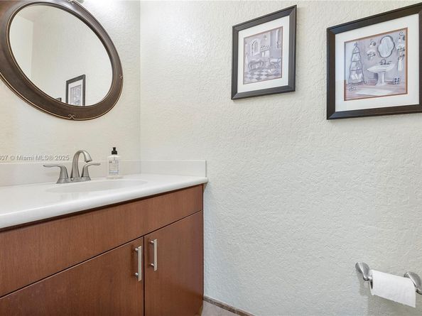 8931 NW 55th Pl, Coral Springs FL 33067