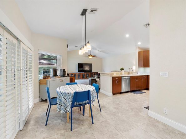 8931 NW 55th Pl, Coral Springs FL 33067