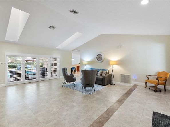 8931 NW 55th Pl, Coral Springs FL 33067