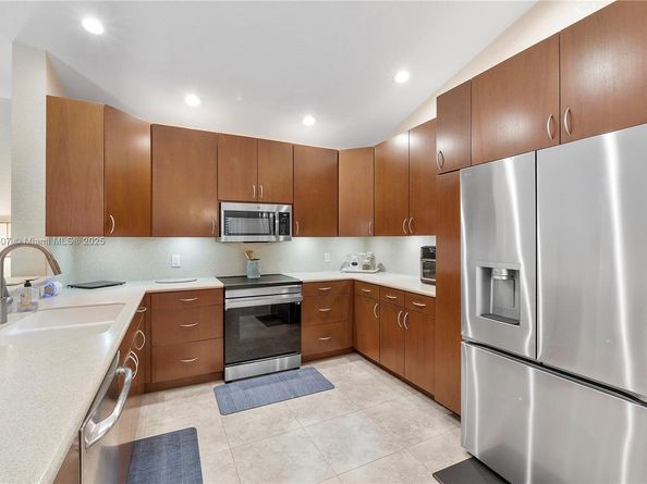 8931 NW 55th Pl, Coral Springs FL 33067