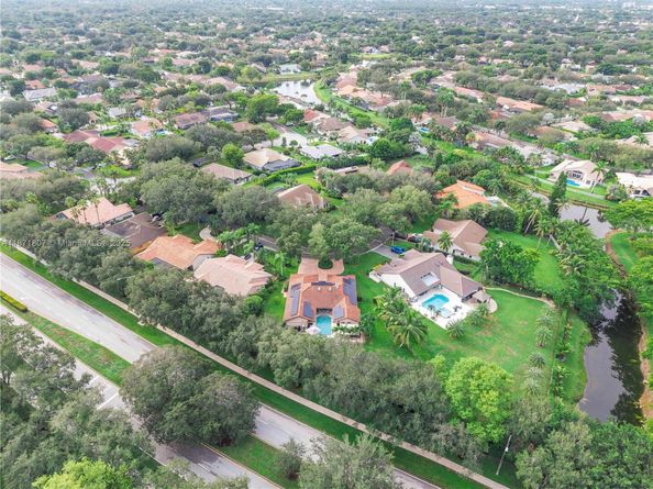 8931 NW 55th Pl, Coral Springs FL 33067