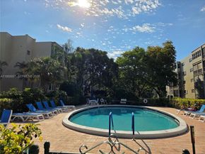 6731 Cypress Rd 205, Plantation FL 33317