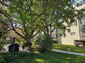 6731 Cypress Rd 205, Plantation FL 33317