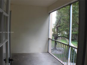 6731 Cypress Rd 205, Plantation FL 33317