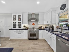 5060 Mongo Way, Palm Beach Gardens FL 33418