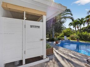 5060 Mongo Way, Palm Beach Gardens FL 33418