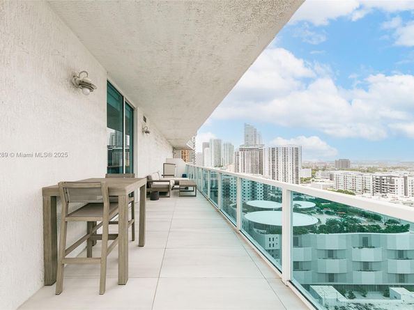 700 NE 25th St 2003, Miami FL 33137