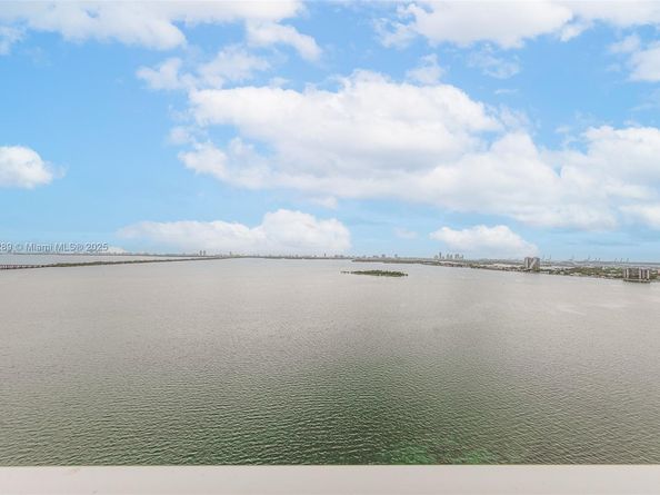 700 NE 25th St 2003, Miami FL 33137