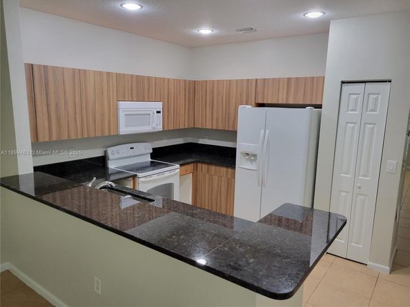 2556 SW 83rd Ave 101, Miramar FL 33025