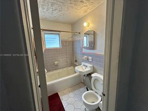 164 SW 2nd Ct, Deerfield Beach FL 33441