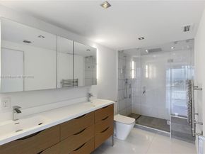 881 Ocean Dr 18F, Key Biscayne FL 33149