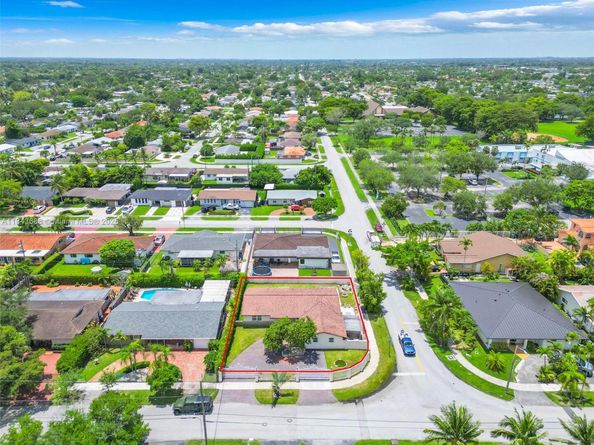 4400 SW 89th Ave, Miami FL 33165
