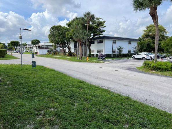 18935 NW 62nd Ave 202, Hialeah FL 33015