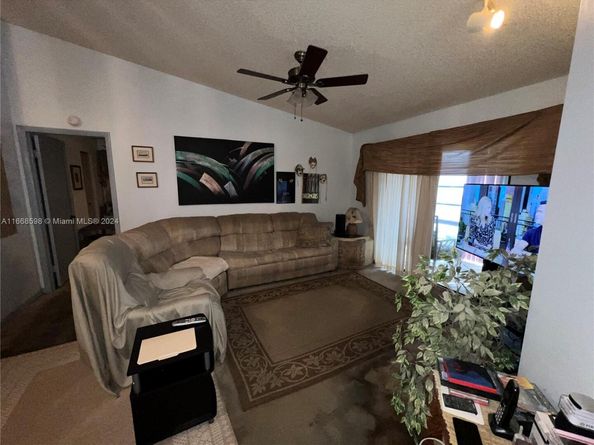 18935 NW 62nd Ave 202, Hialeah FL 33015