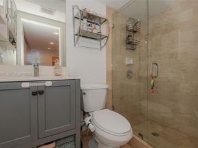 1005 8th St 204, Miami Beach FL 33139