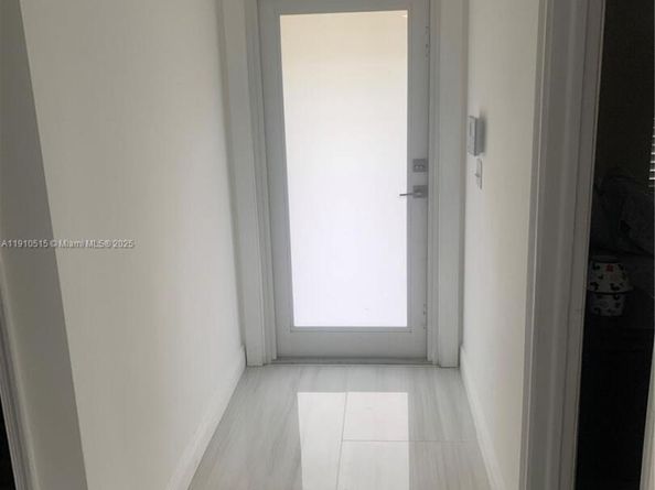 321 SW 76th Ter, North Lauderdale FL 33068