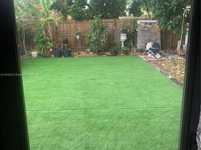 321 SW 76th Ter, North Lauderdale FL 33068