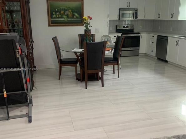 321 SW 76th Ter, North Lauderdale FL 33068