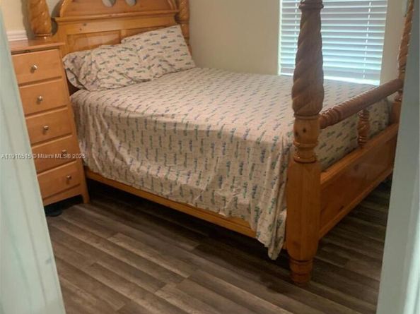 321 SW 76th Ter, North Lauderdale FL 33068