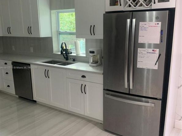 321 SW 76th Ter, North Lauderdale FL 33068