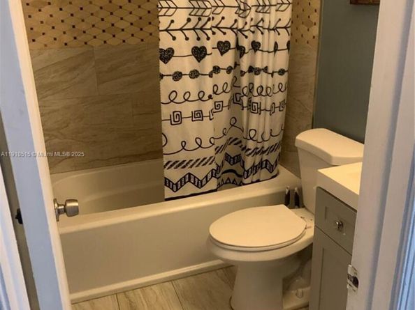 321 SW 76th Ter, North Lauderdale FL 33068