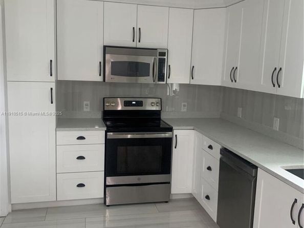 321 SW 76th Ter, North Lauderdale FL 33068