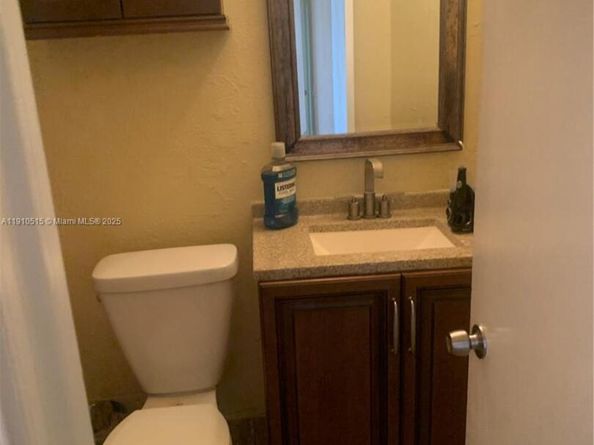 321 SW 76th Ter, North Lauderdale FL 33068