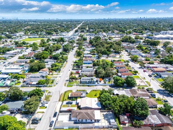 3022 NW 95th St, Miami FL 33147