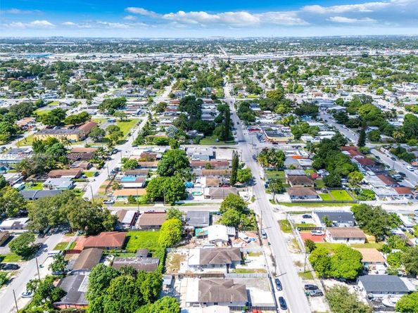 3022 NW 95th St, Miami FL 33147