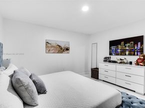 3022 NW 95th St, Miami FL 33147