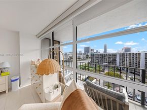 600 Parkview Dr 1114, Hallandale Beach FL 33009