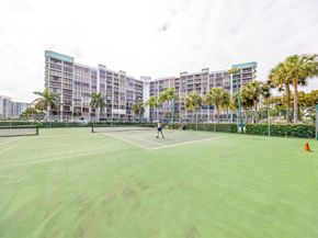 600 Parkview Dr 1114, Hallandale Beach FL 33009