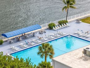 600 Parkview Dr 1114, Hallandale Beach FL 33009