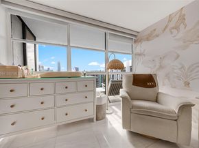 600 Parkview Dr 1114, Hallandale Beach FL 33009